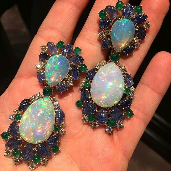 bijuterii cu opal
