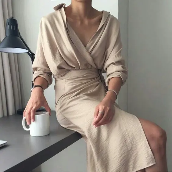 Bijuterii pentru rochie bej