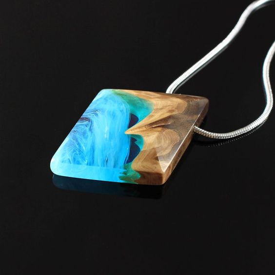 coliere din opal