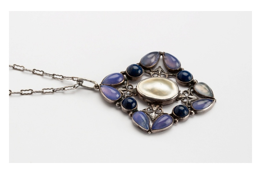 colier cu agate
