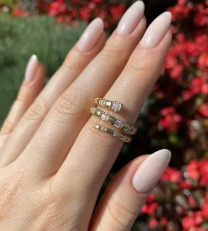 Inel sarpe din aur de 18k cu diamante naturale