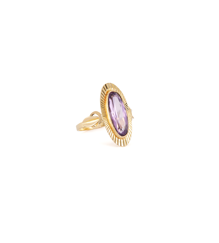 Inel vintage din aur de 18k cu spinel verneuil