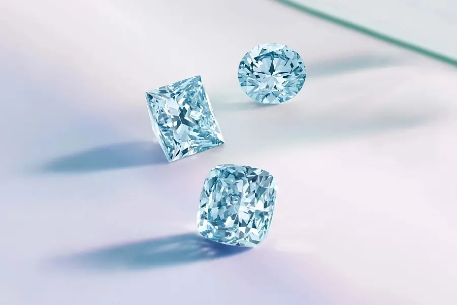 diamant albastru