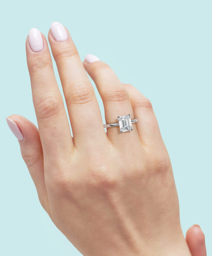 Inel de logodna Emerald cut diamond de 1ct din aur