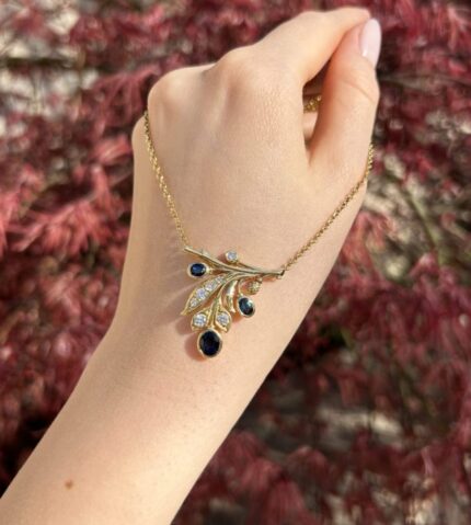Colier vintage din aur de 18k cu safire si diamante naturale