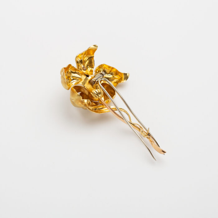 Brosa vintage din aur de 18k cu safire naturale