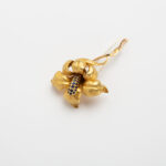 Brosa vintage din aur de 18k cu safire naturale