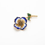 Brosa vintage din aur de 14k cu email si safire naturale