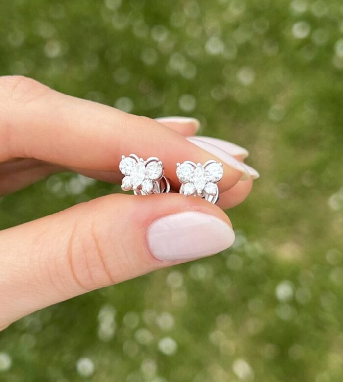 Cercei fluturasi din aur alb de 18k cu diamante naturale