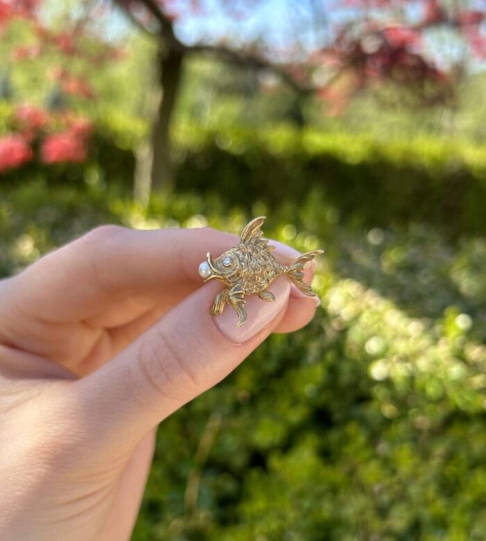 Brosa din aur de 18k cu diamant si perluta