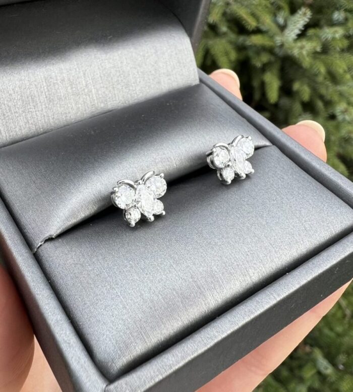 Cercei fluturasi din aur alb de 18k cu diamante naturale