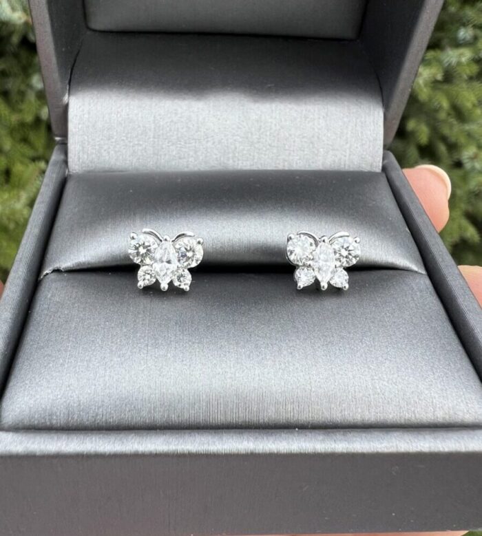 Cercei fluturasi din aur alb de 18k cu diamante naturale