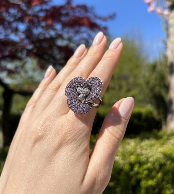 Set din aur alb de 18k cu safire si diamante naturale