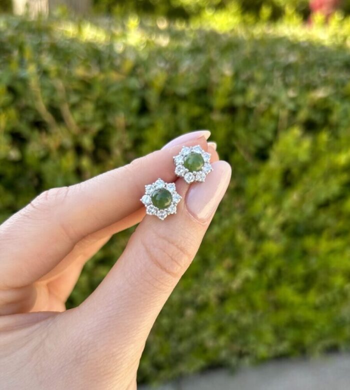 Cercei din aur alb de 18k cu jad si diamante naturale