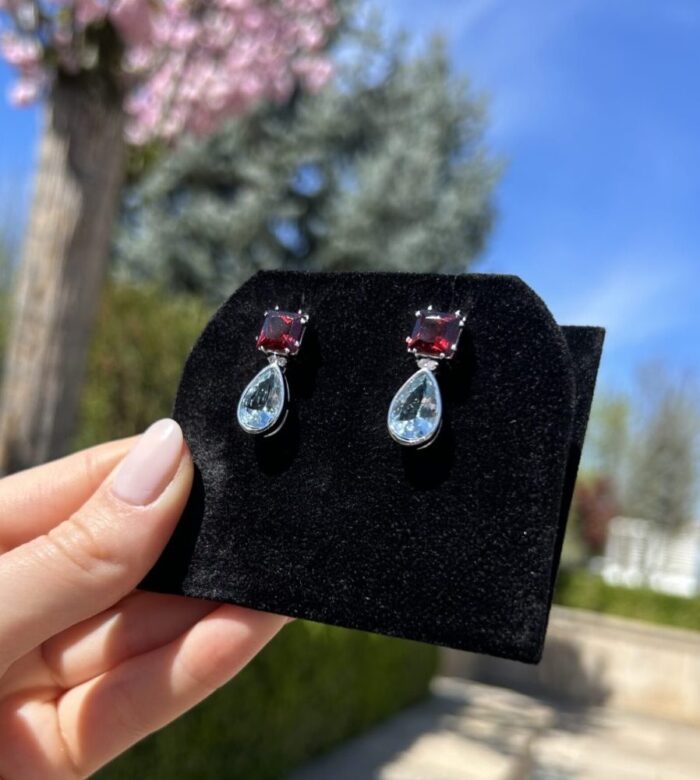 Cercei din aur alb de 18k cu acvamarin, granate si diamante naturale