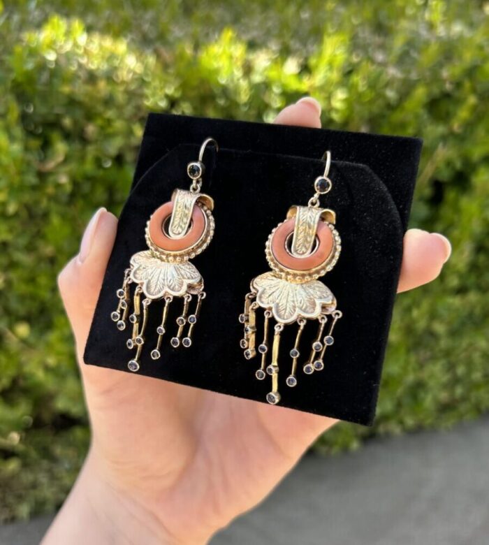 Cercei vintage din aur de 12k, coral si safire naturale