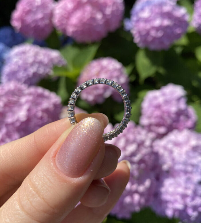 Inel Eternity din aur alb de 18k cu diamante naturale