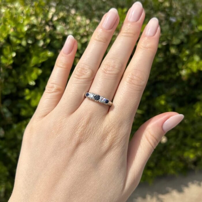 Inel din aur alb de 14k cu safire si diamante naturale