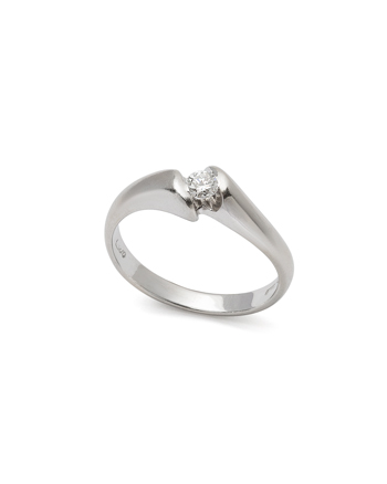 Inel din aur alb de 18k cu diamant natural