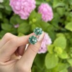 Cercei din aur alb de 14k cu diamante si smaralde naturale