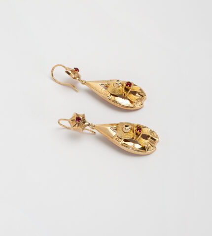 Cercei lungi victorieni din aur de 14k