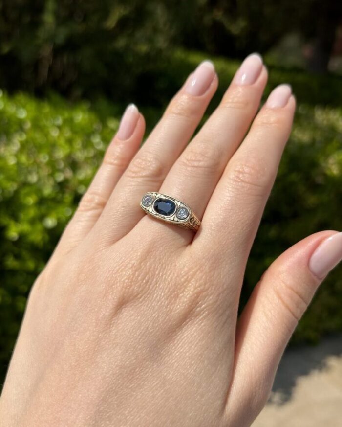 Inel vintage din aur de 18k cu safir si diamante naturale