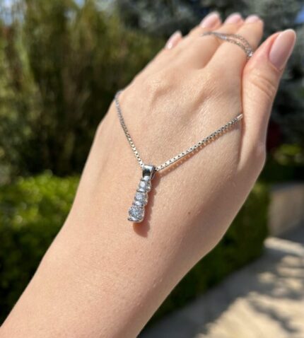 Colier din aur alb de 18k si diamante naturale