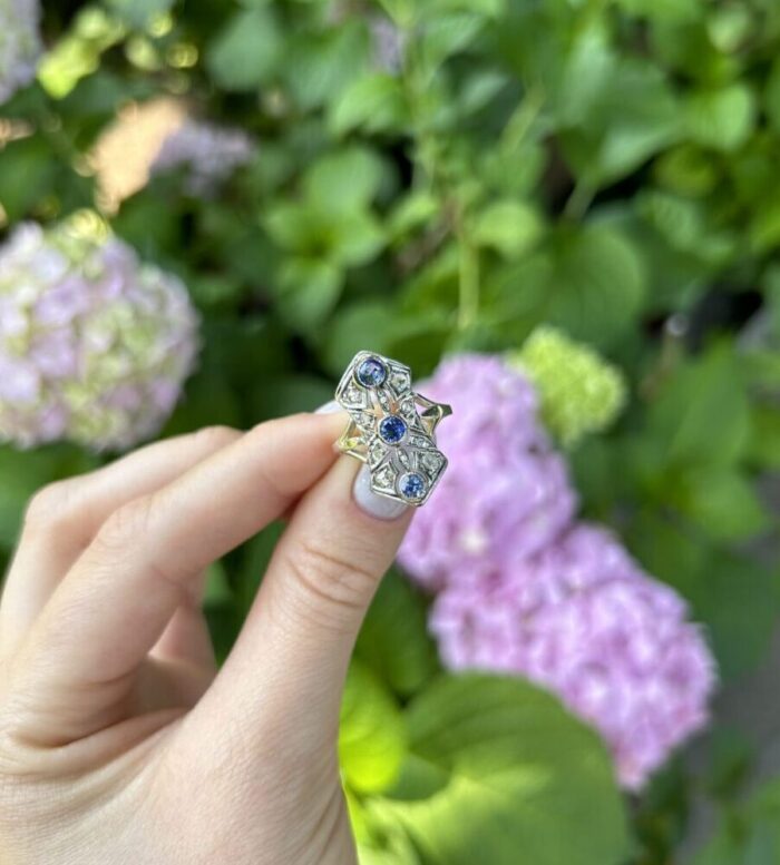 Inel Art Deco din aur galben de 14k cu safire si diamante naturale montate in argint