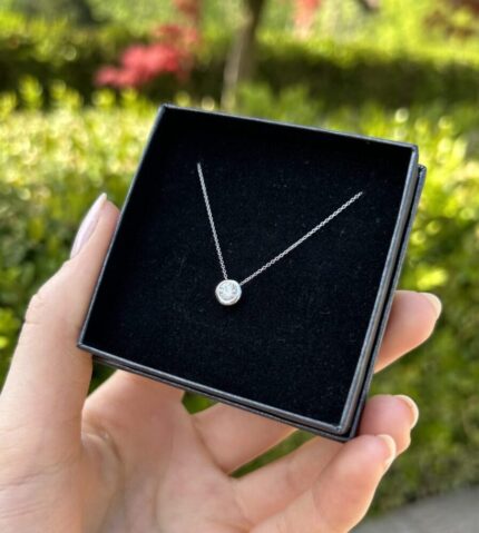 Colier din aur alb de 14k cu diamant natural de 0.35ct