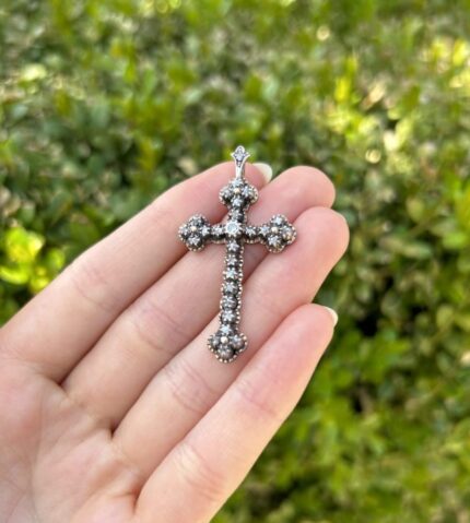 Cruciulita vintage din aur de 9k si argint cu diamante naturale
