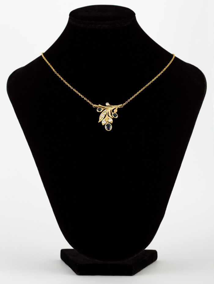 Colier vintage din aur de 18k cu safire si diamante naturale
