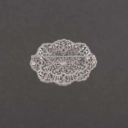 Brosa vintage din aur alb de 18k cu diamante naturale