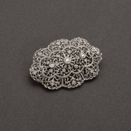 Brosa vintage din aur alb de 18k cu diamante naturale