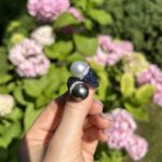 Inel din aur alb de 18k cu perle, safire si diamante