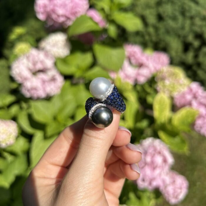 Inel din aur alb de 18k cu perle, safire si diamante
