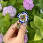 Brosa vintage din aur de 14k cu email si safire naturale