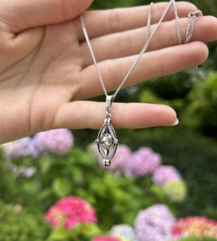 Pandant autentic Art Deco din aur de 14k si argint cu diamante naturale