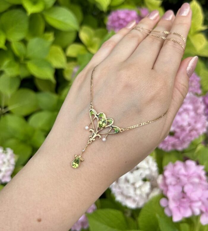 Colier autentic Art Nouveau din aur de 18k cu perle, peridot si email
