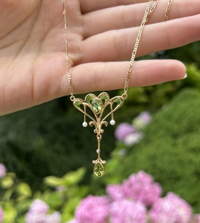 Colier autentic Art Nouveau din aur de 18k cu perle, peridot si email