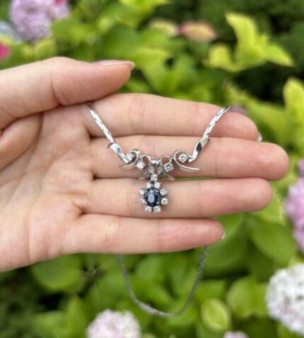 Colier din aur alb de 14k cu safir si diamante naturale