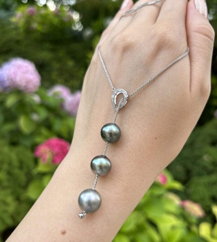 Colier din aur alb de 18k cu perle tahiti si diamante naturale