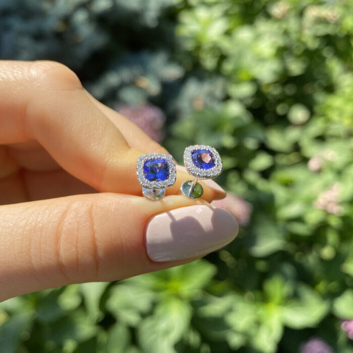Cercei din aur alb de 18k cu tanzanit si diamante naturale