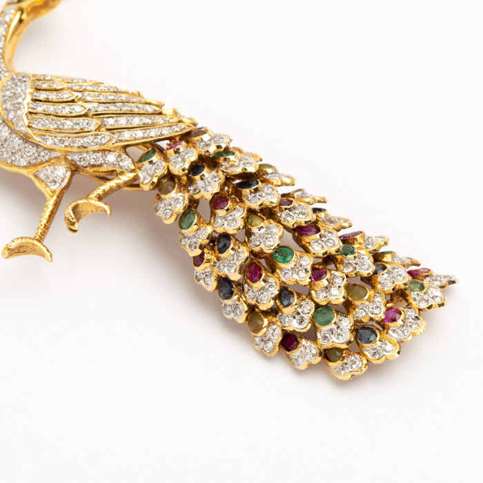 Brosa paun din aur de 18k cu smaralde, rubine, safire si diamante naturale