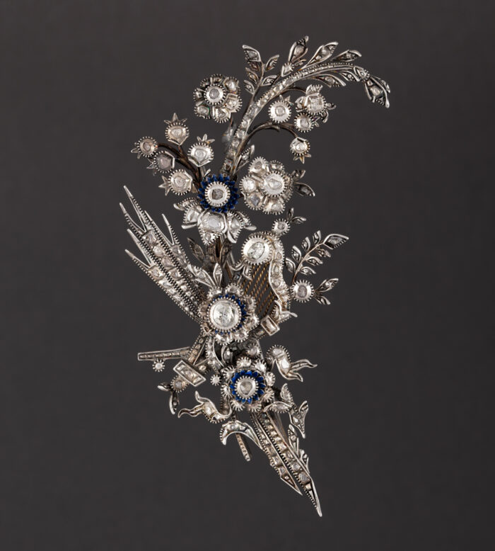 Brosa vintage din argint cu diamante naturale 2ct