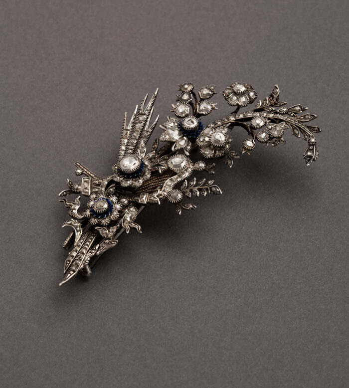 Brosa vintage din argint cu diamante naturale 2ct