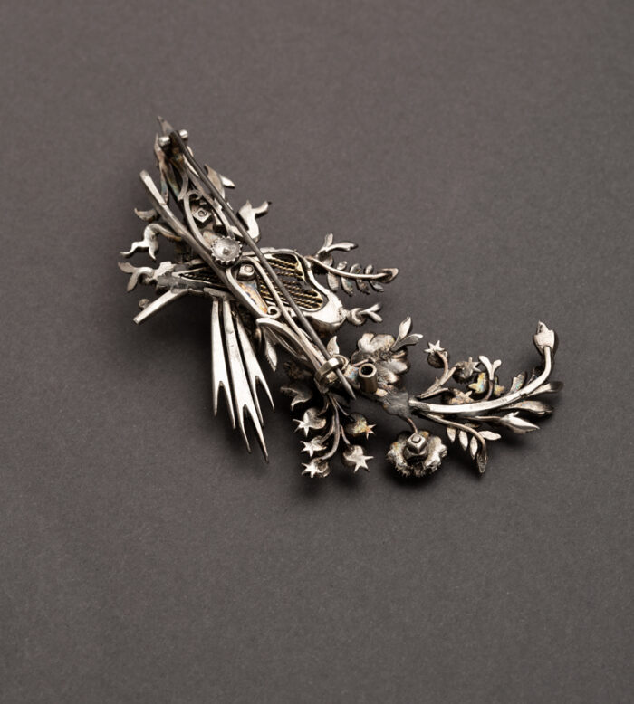Brosa vintage din argint cu diamante naturale 2ct
