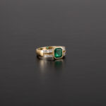 Inel din aur de 18k cu smarald si diamante naturale