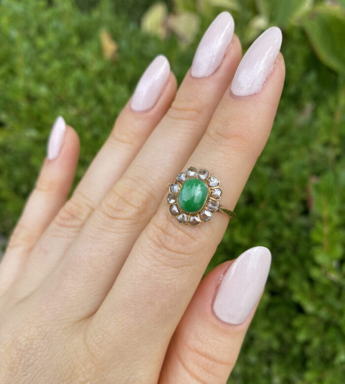 Inel vintage din aur de 18k cu jad si diamante naturale