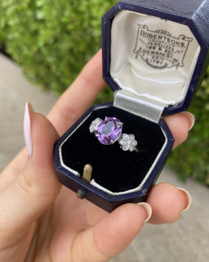 Inel din aur alb de 18k cu alexandrit si diamante naturale