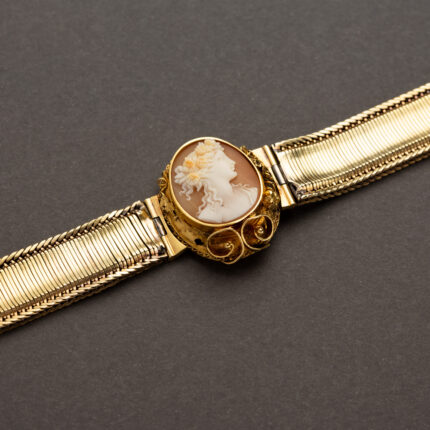 Bratara vintage din aur de 14-18k si camee sculptata
